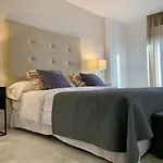 Benabola Hotel & Suites